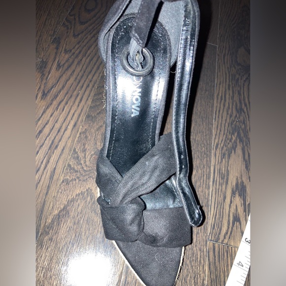 New Fashionova sandals size 6. - Picture 2 of 3